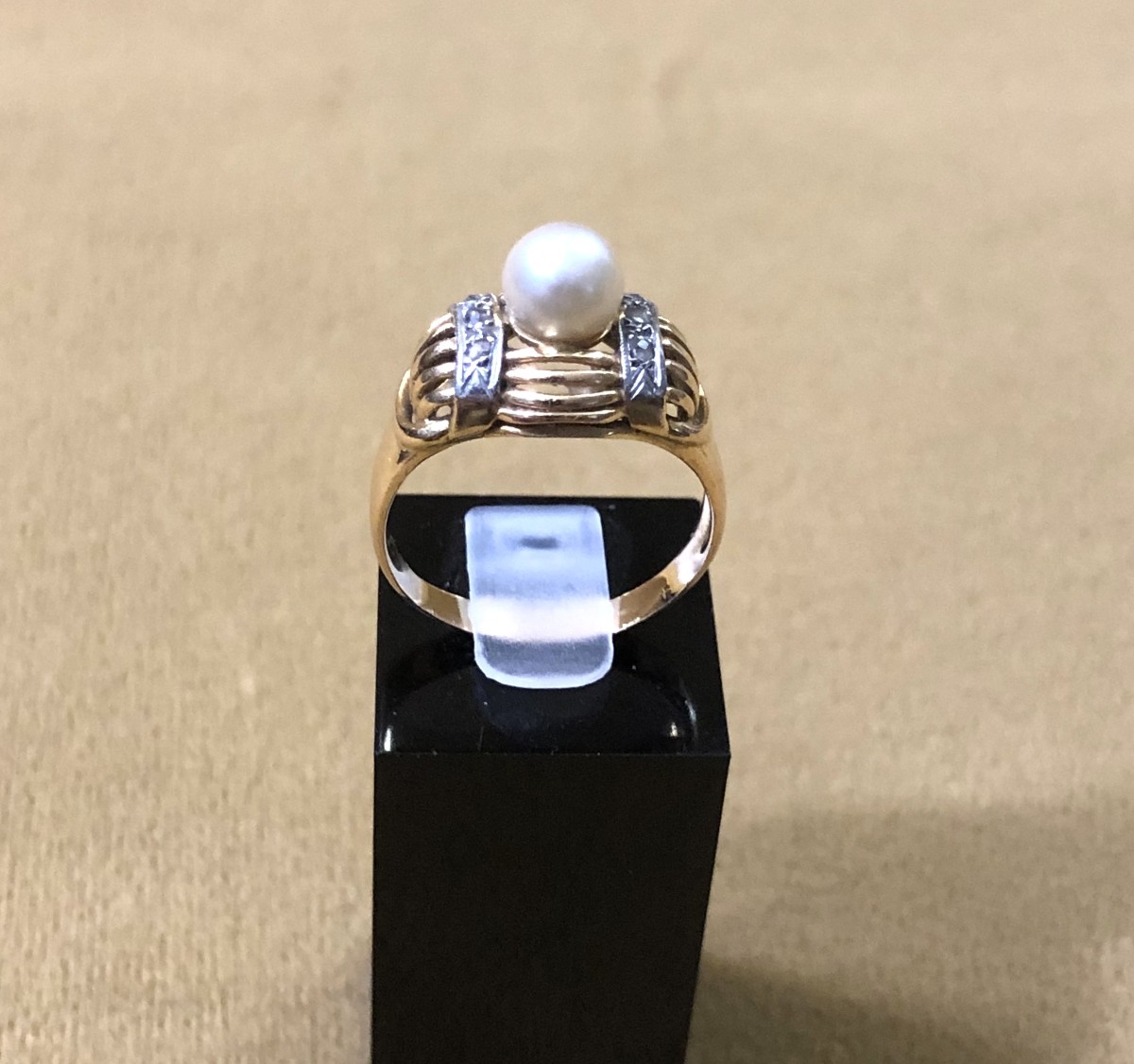 Antique Jewelry - 18-carat Gold Art Deco Ring Set With A Cultured Pearl - Size 56-photo-4