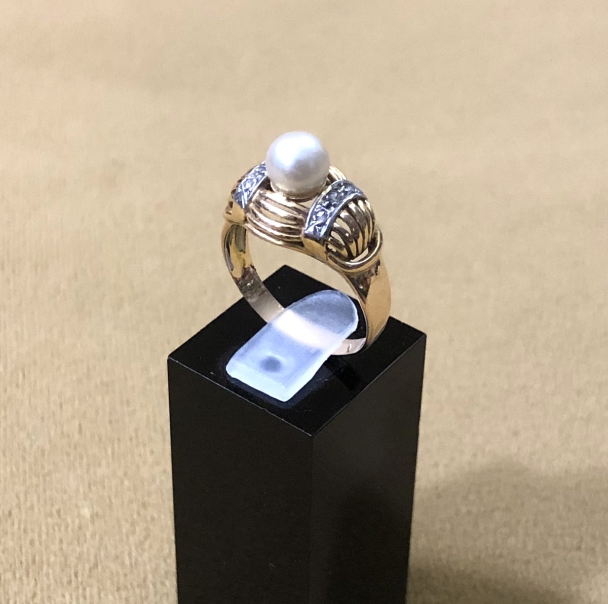 Antique Jewelry - 18-carat Gold Art Deco Ring Set With A Cultured Pearl - Size 56-photo-1