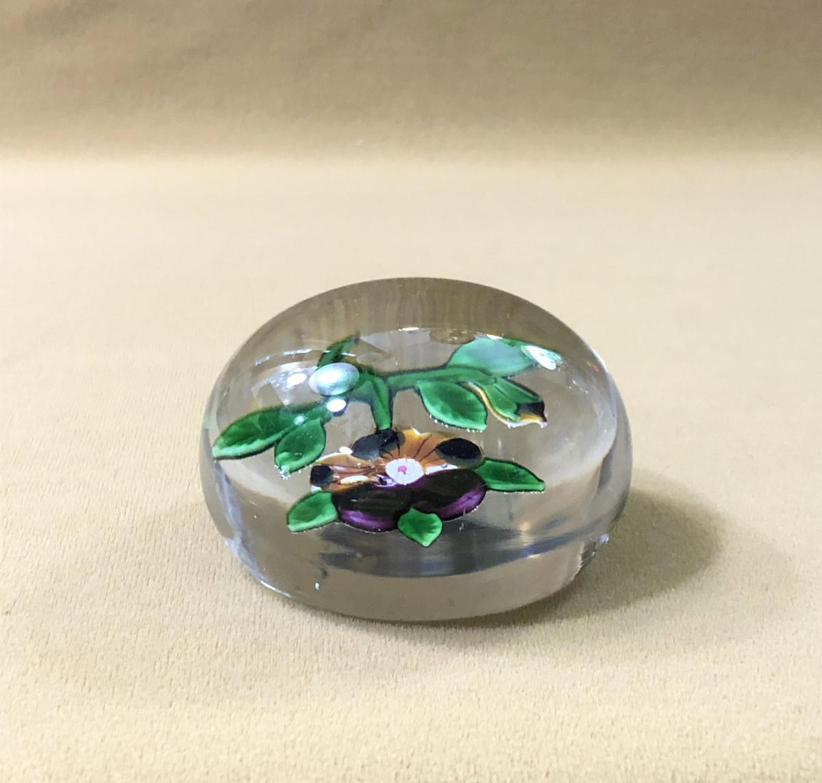 Baccarat - Antique Crystal Paperweight / Sulphide With Pansy Decoration-photo-3