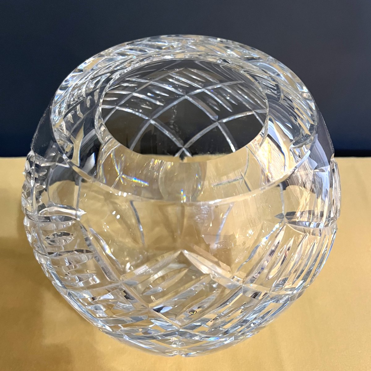 Imposant vase ART DECO en cristal taillé estampillé BACCARAT-photo-1