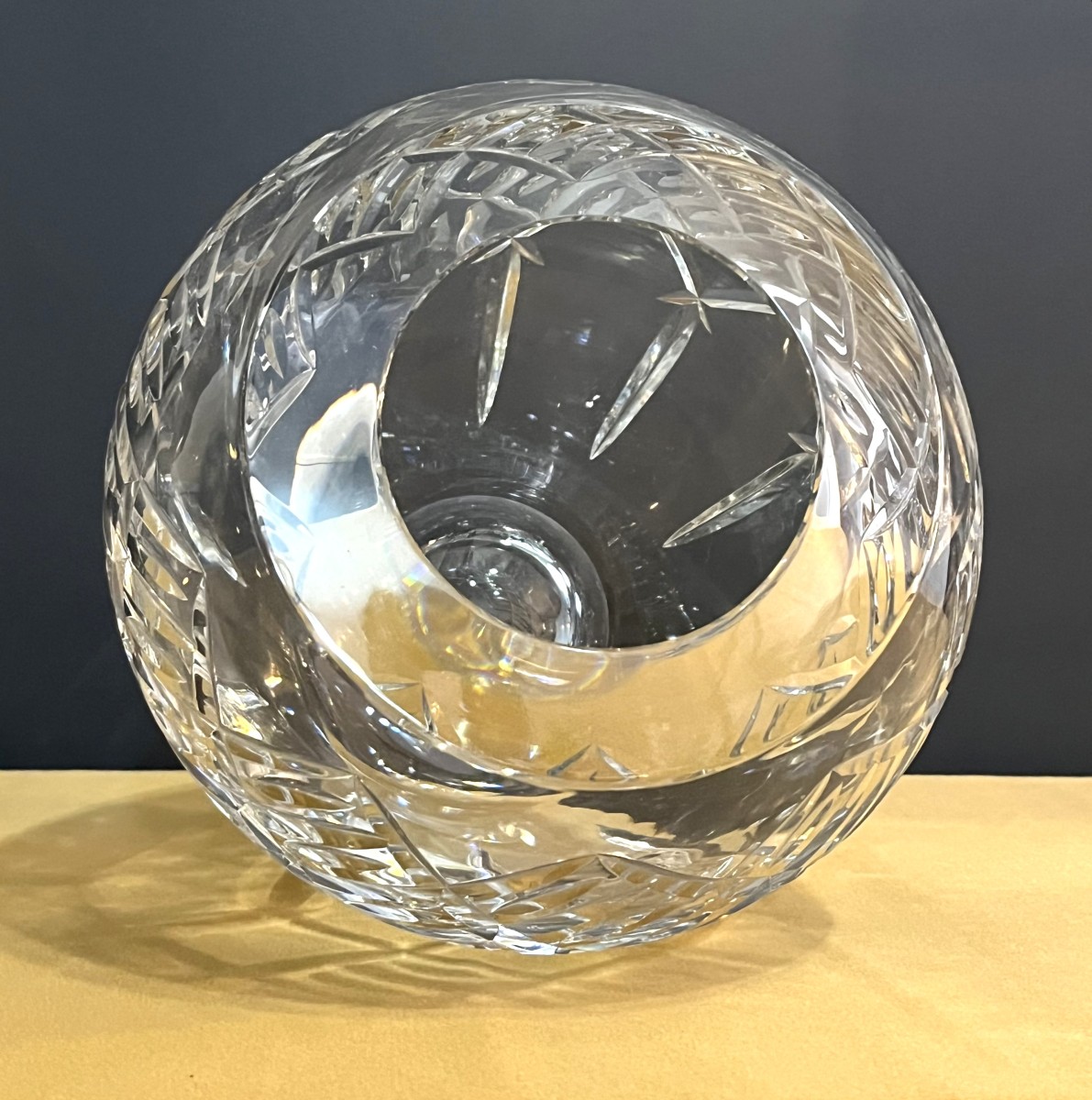 Imposant vase ART DECO en cristal taillé estampillé BACCARAT-photo-4