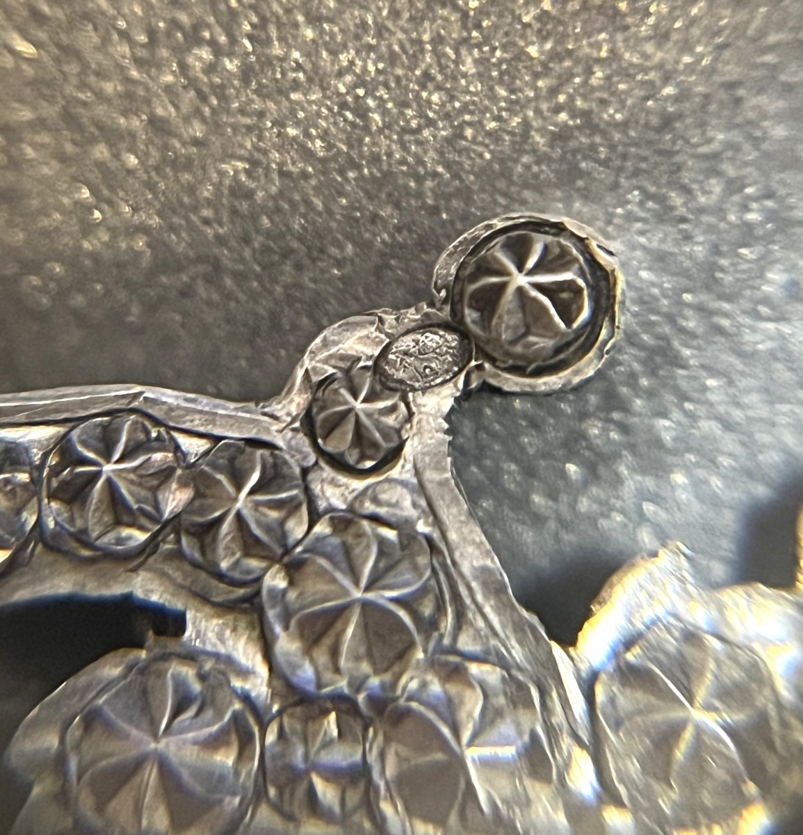 ancien peigne à chignon / cheveux en écaille et argent massif, époque Napoléon III-photo-1