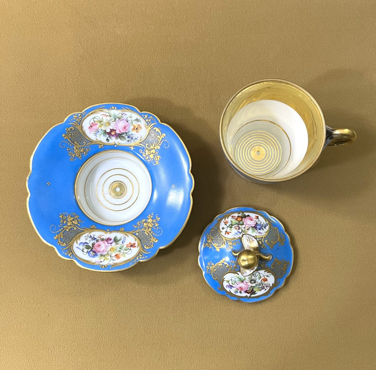 PARIS - tasse trembleuse en porcelaine dans le gout de Sèvres-photo-4