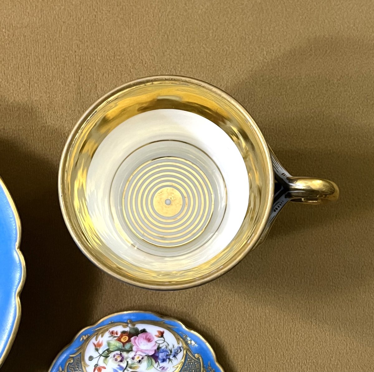 PARIS - tasse trembleuse en porcelaine dans le gout de Sèvres-photo-6