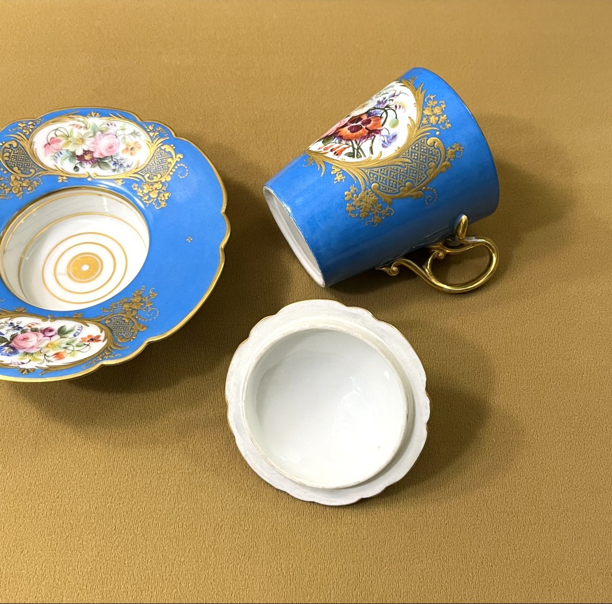 PARIS - tasse trembleuse en porcelaine dans le gout de Sèvres-photo-7