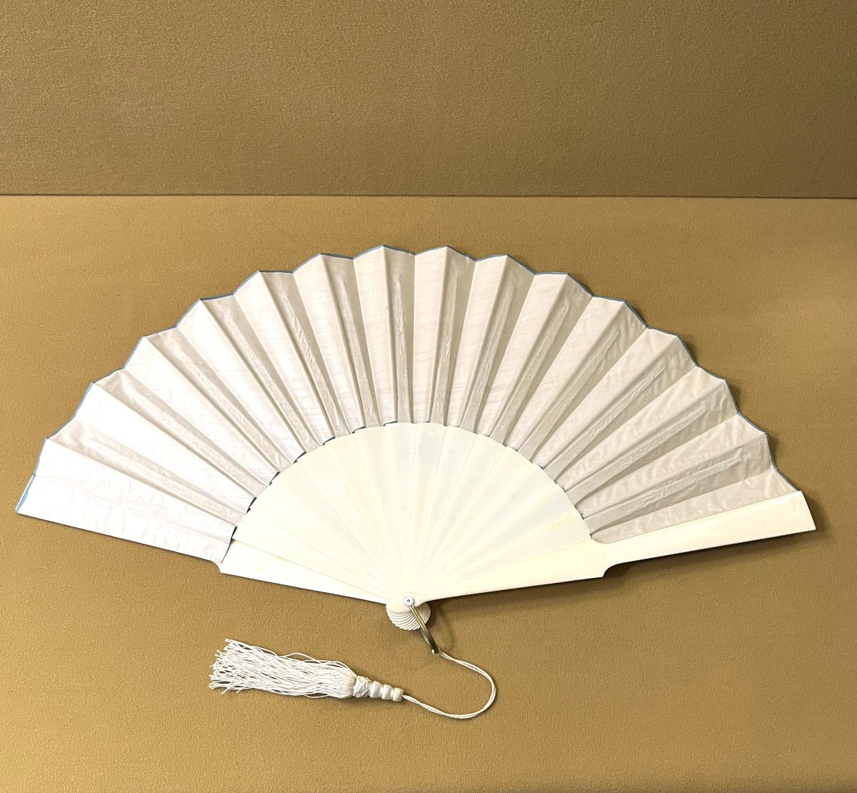 Antique Painted Silk Fan With A Bone Frame, Late 19th Century-photo-2