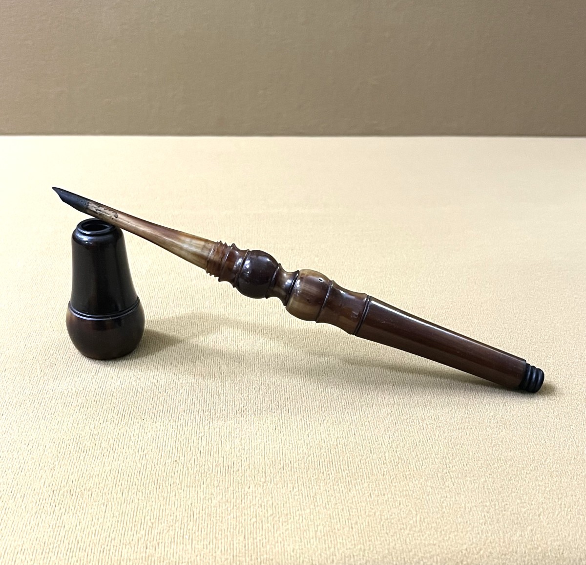 Antique "baradelle" Or Travel Writing Set Made Of Horn, Late 18th Century
