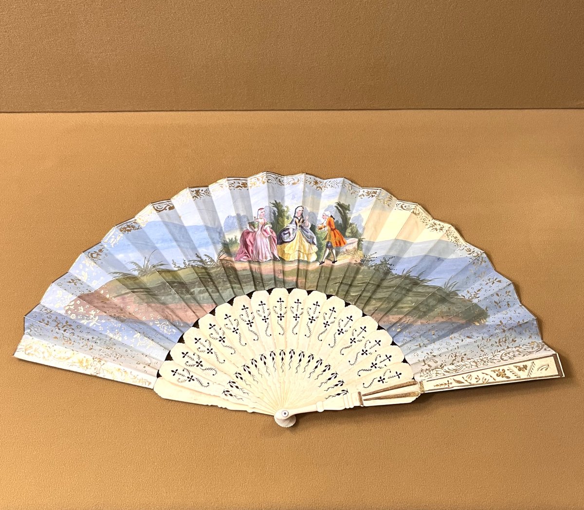 Antique Wallpaper Fan, Openwork And Gilded Bone Frame, 18th Century-photo-1