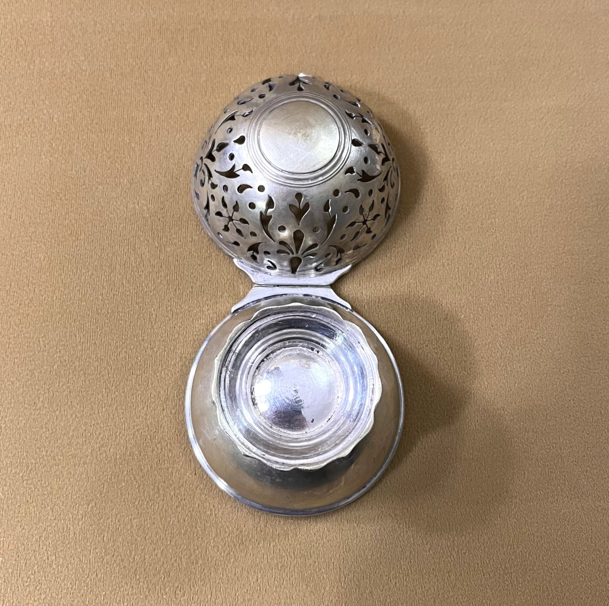 Antique Silver-plated Metal Sponge Ball From The 18th Century-photo-4