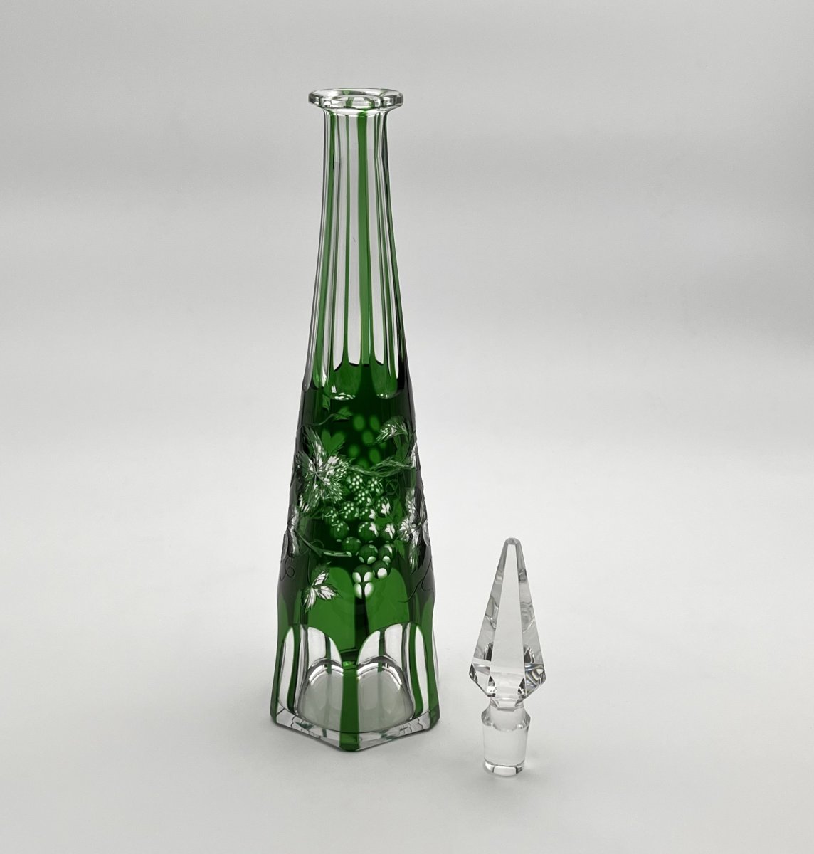 Baccarat - Antique Cut Crystal Decanter With Green Overlay And Vine Decoration-photo-2