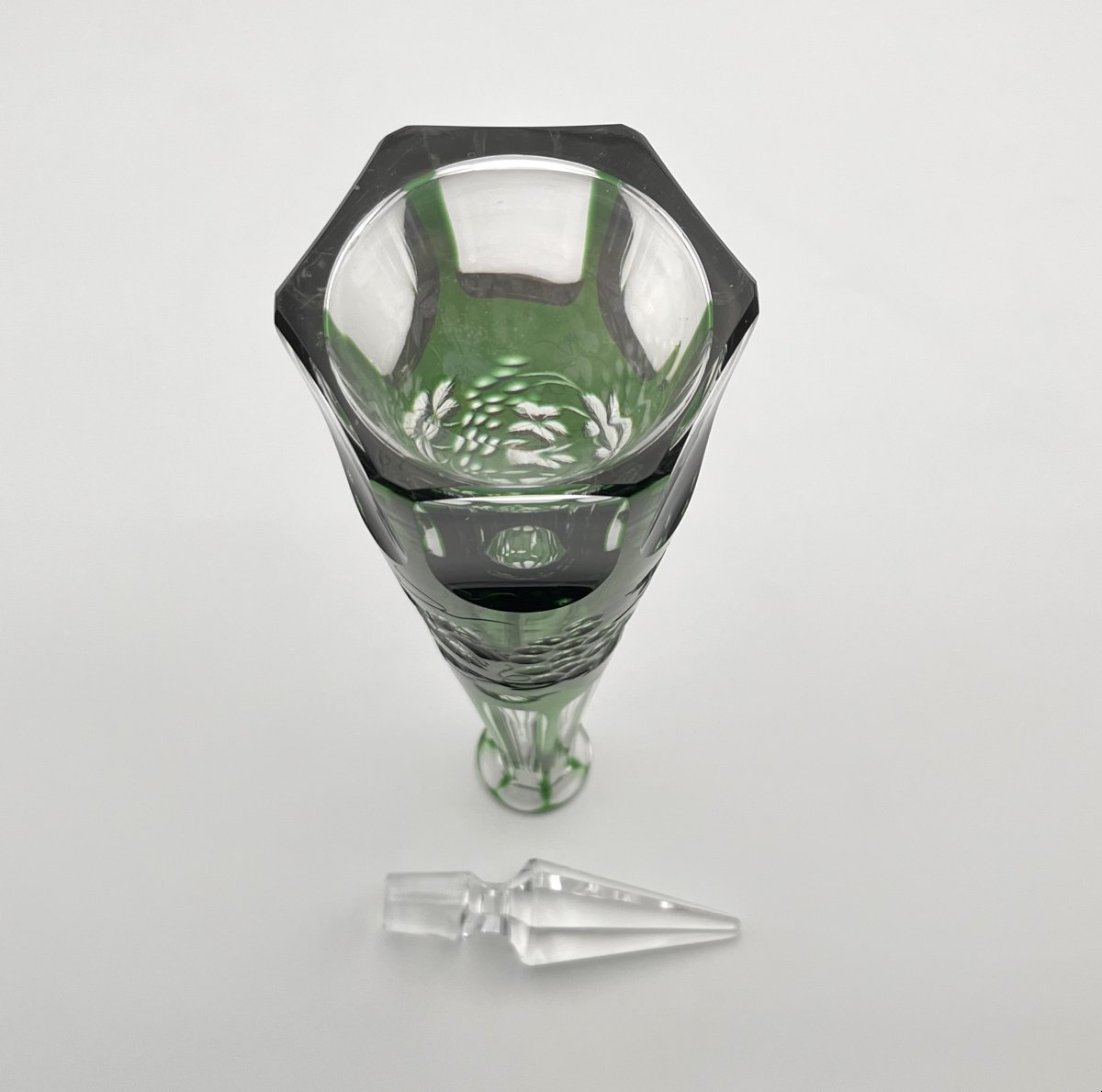 Baccarat - Antique Cut Crystal Decanter With Green Overlay And Vine Decoration-photo-5