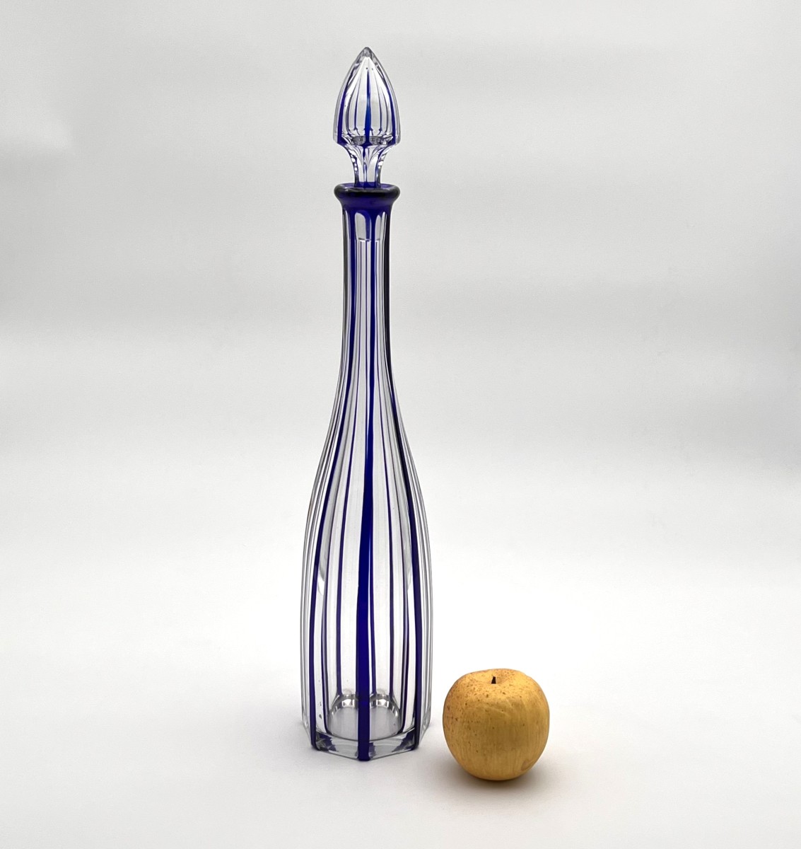 Baccarat - Antique Cut Crystal Decanter With Blue Overlay, Malmaison Model, 45.5 Cm-photo-3