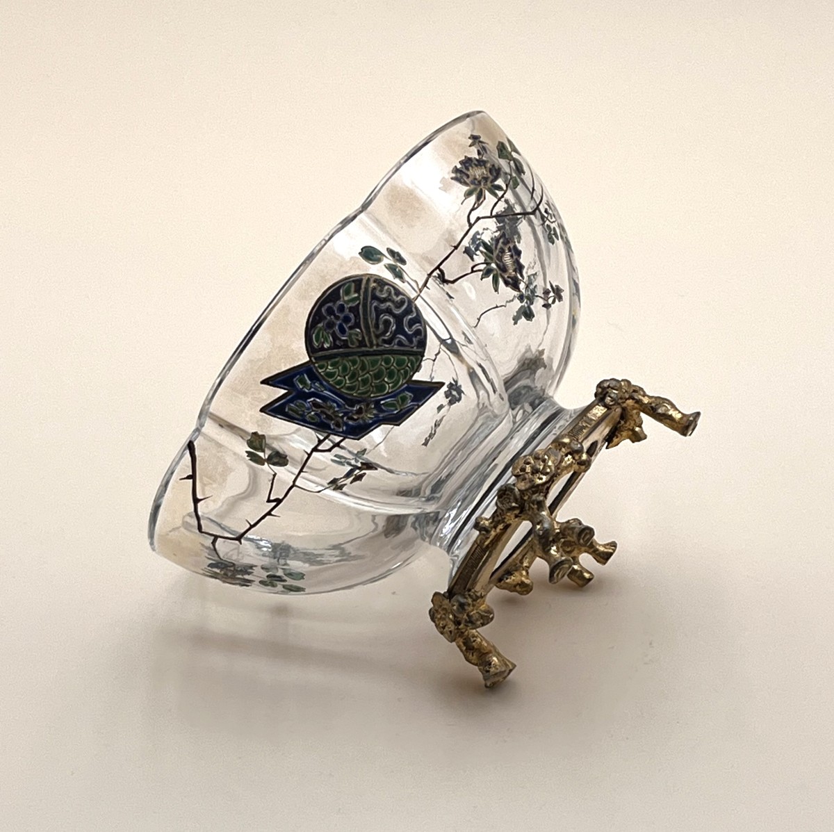 BACCARAT - coupe en cristal à décor Japonisant émaillé, monture en bronze, fin XIXème-photo-3