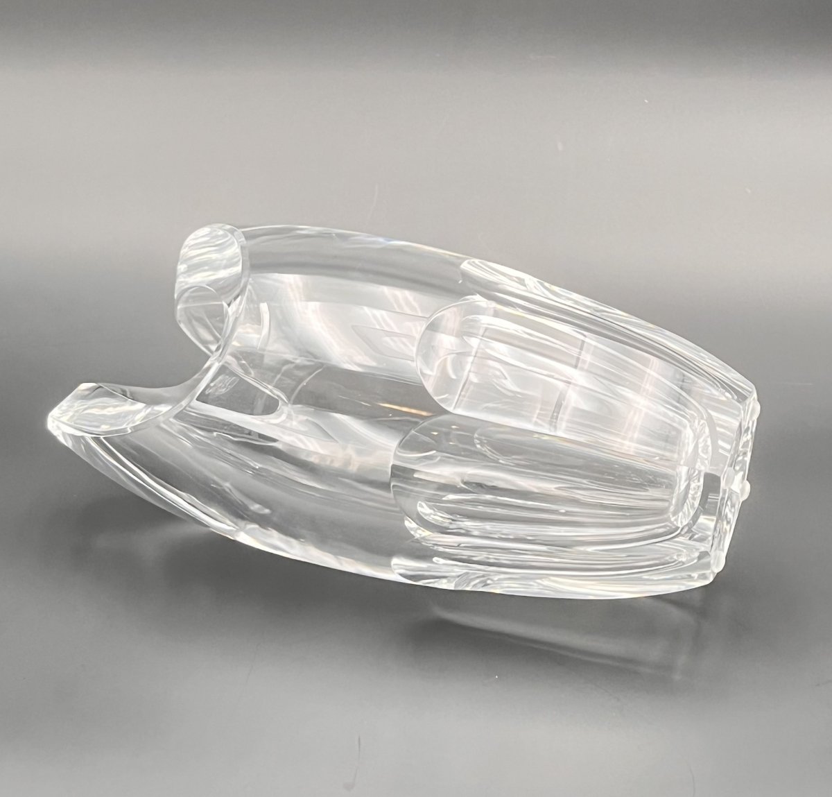 Baccarat - Imposing Asymmetrical Vase In Cut Crystal 29 Cm-photo-1