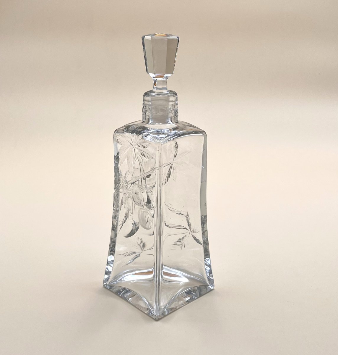 BACCARAT - carafe ancienne en cristal à décor taillé de cerises - estampillée-photo-3