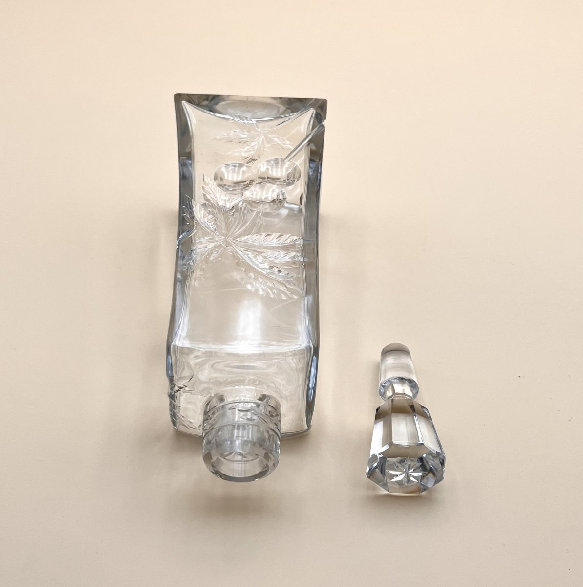 BACCARAT - carafe ancienne en cristal à décor taillé de cerises - estampillée-photo-6