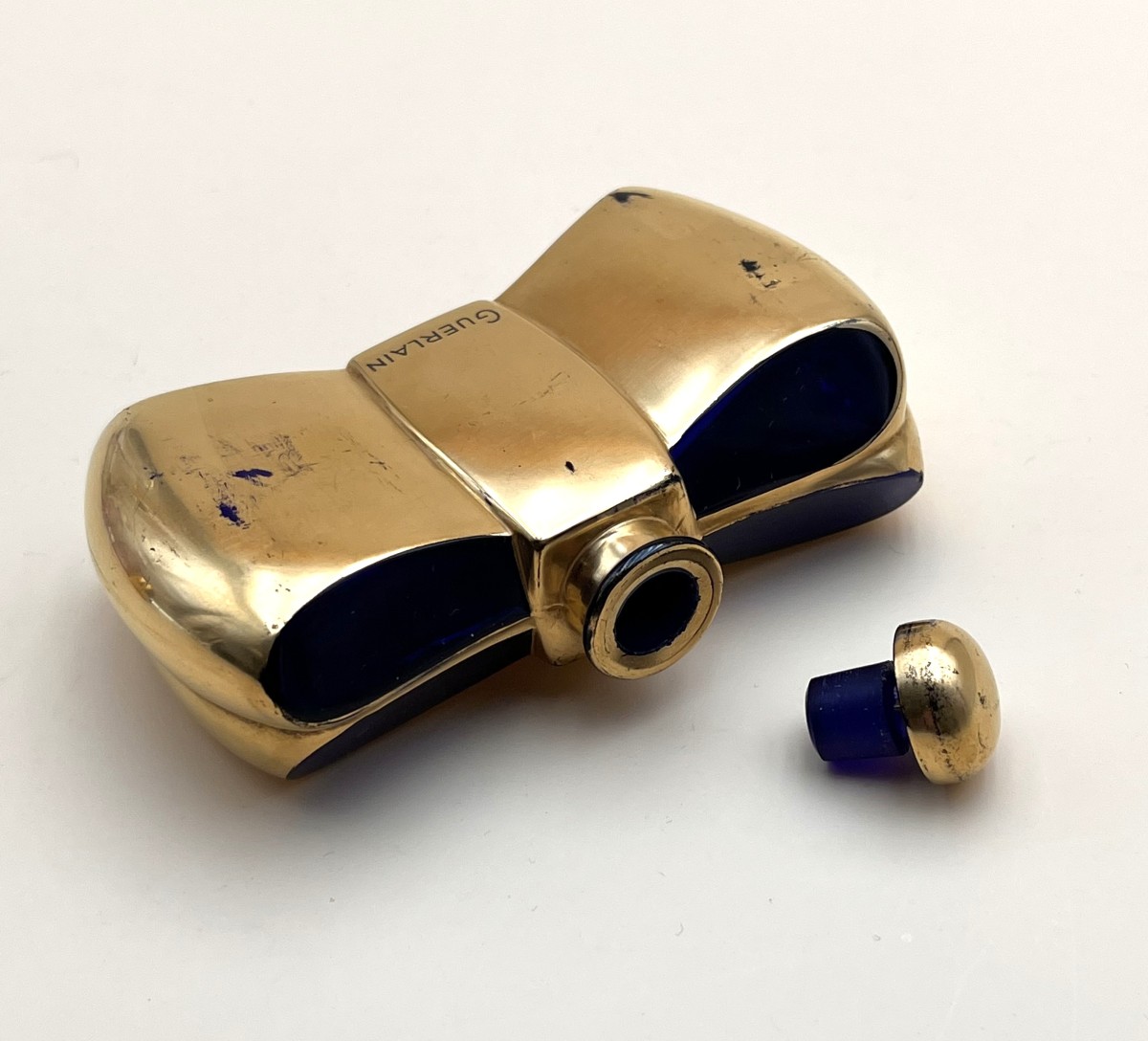 ancien flacon NOEUD PAPILLON en cristal bleu de BACCARAT pour le parfum COQUE D'OR de GUERLAIN-photo-3