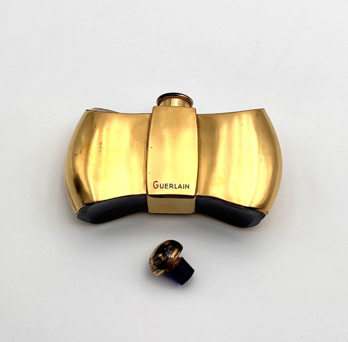 ancien flacon NOEUD PAPILLON en cristal bleu de BACCARAT pour le parfum COQUE D'OR de GUERLAIN-photo-3