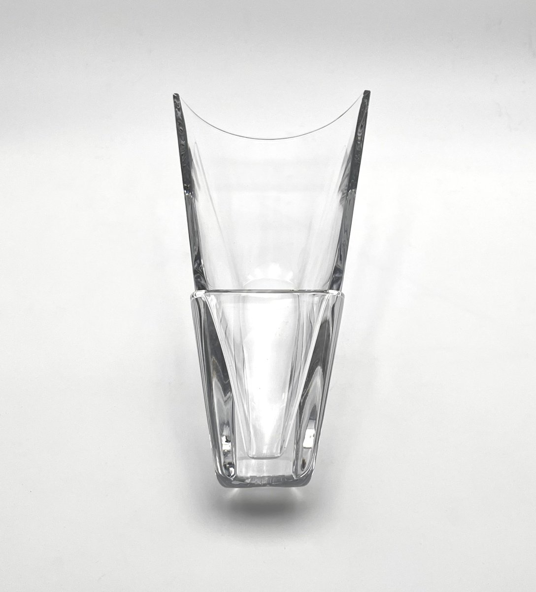 BACCARAT - vase couché en cristal estampillé - modèle DIVA 42 cm-photo-1