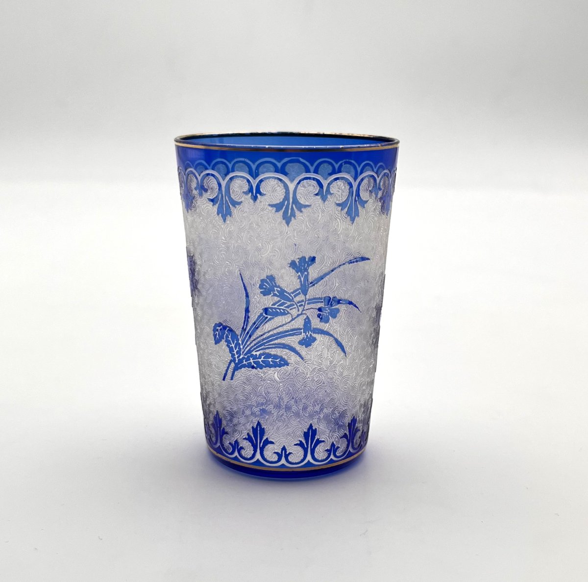 SAINT LOUIS - ancien verre / gobelet en cristal doublé bleu au décor gravé à l'acide-photo-3