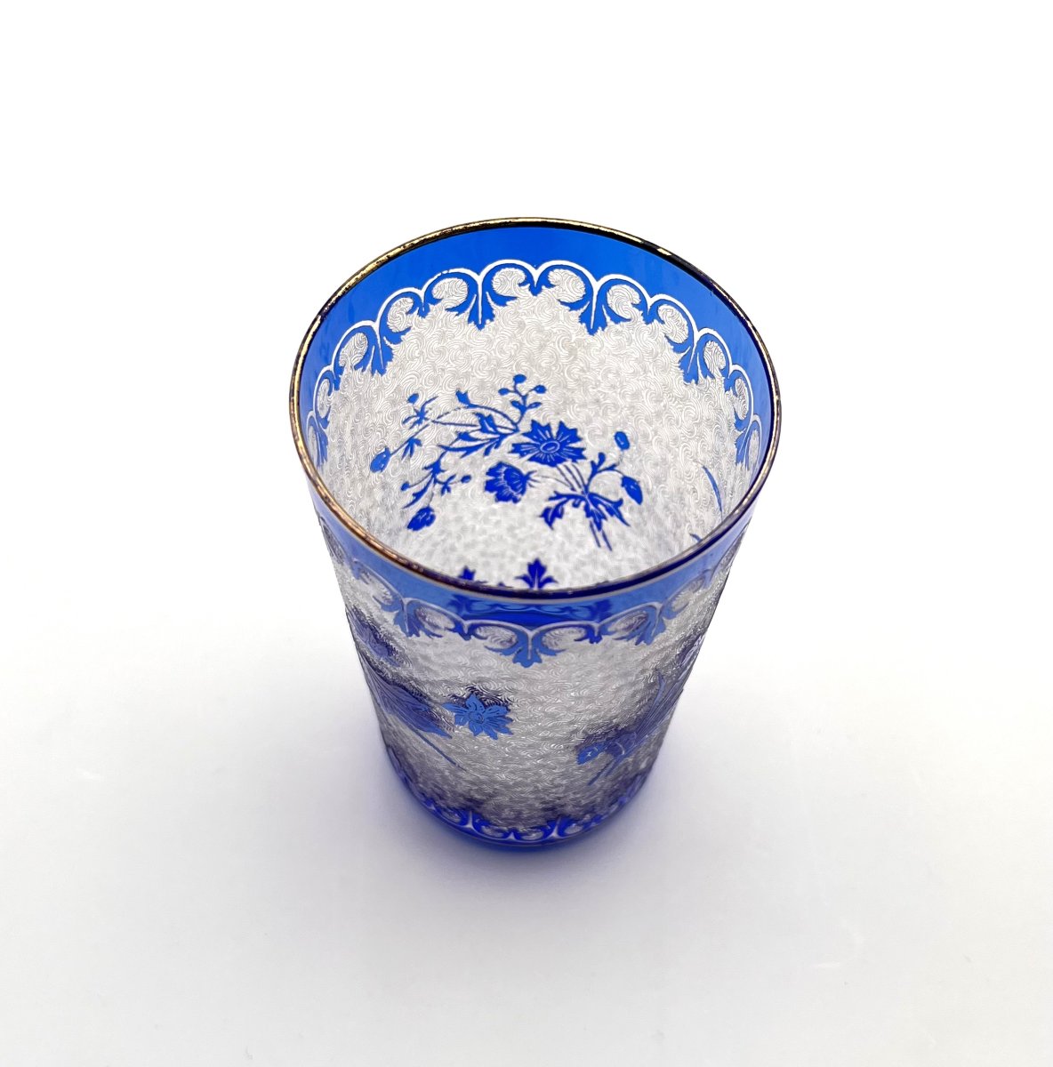 SAINT LOUIS - ancien verre / gobelet en cristal doublé bleu au décor gravé à l'acide-photo-2