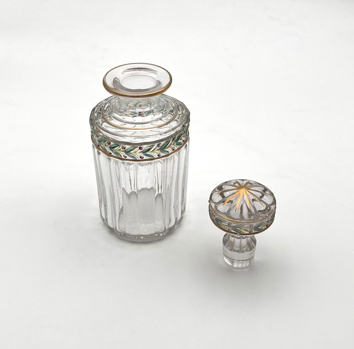 SAINT LOUIS - ancien flacon à parfum en cristal émaillé, modèle EMPIRE décor LAURIER 17,5 cm-photo-4
