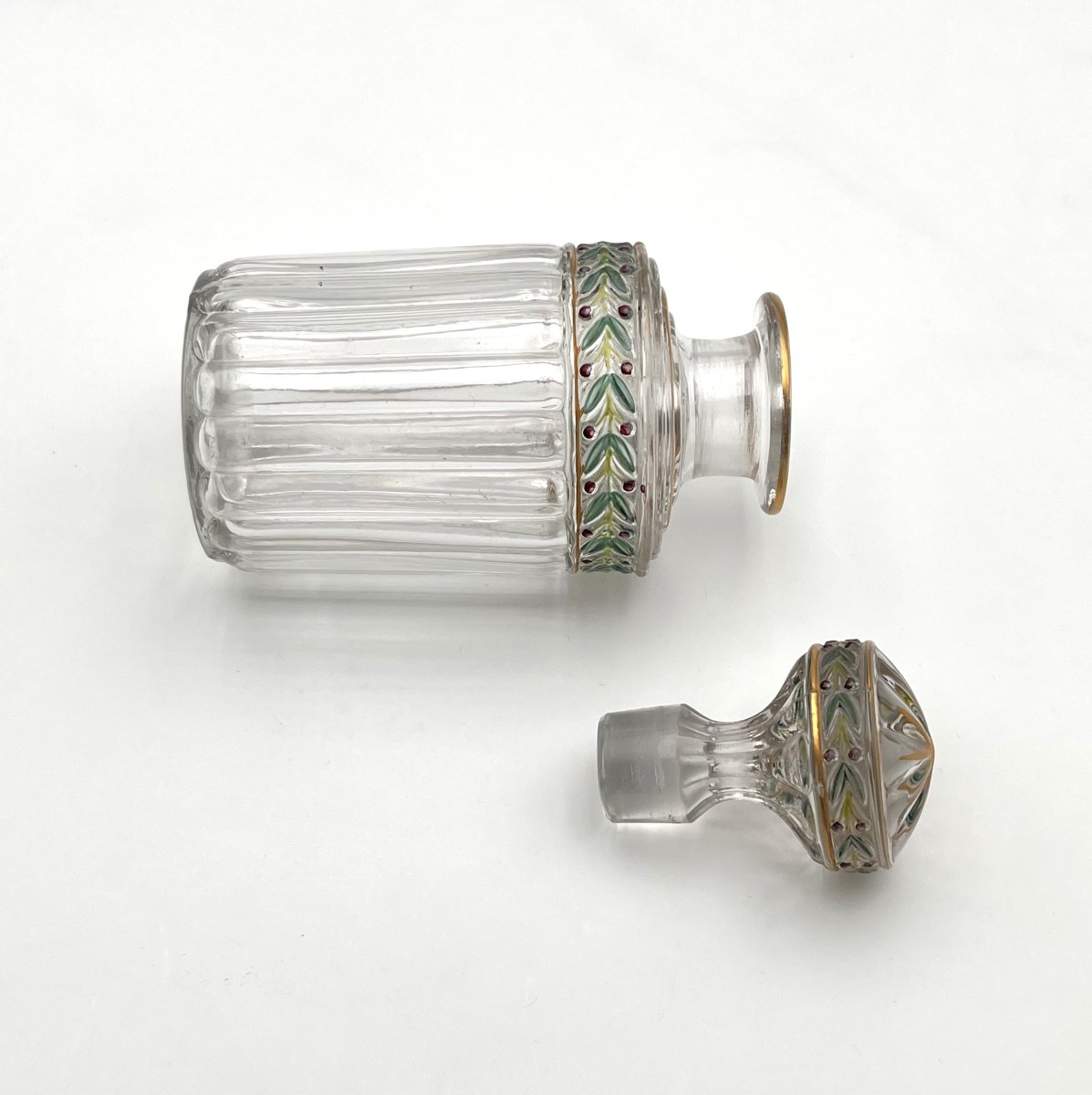 SAINT LOUIS - ancien flacon à parfum en cristal émaillé, modèle EMPIRE décor LAURIER 17,5 cm-photo-2