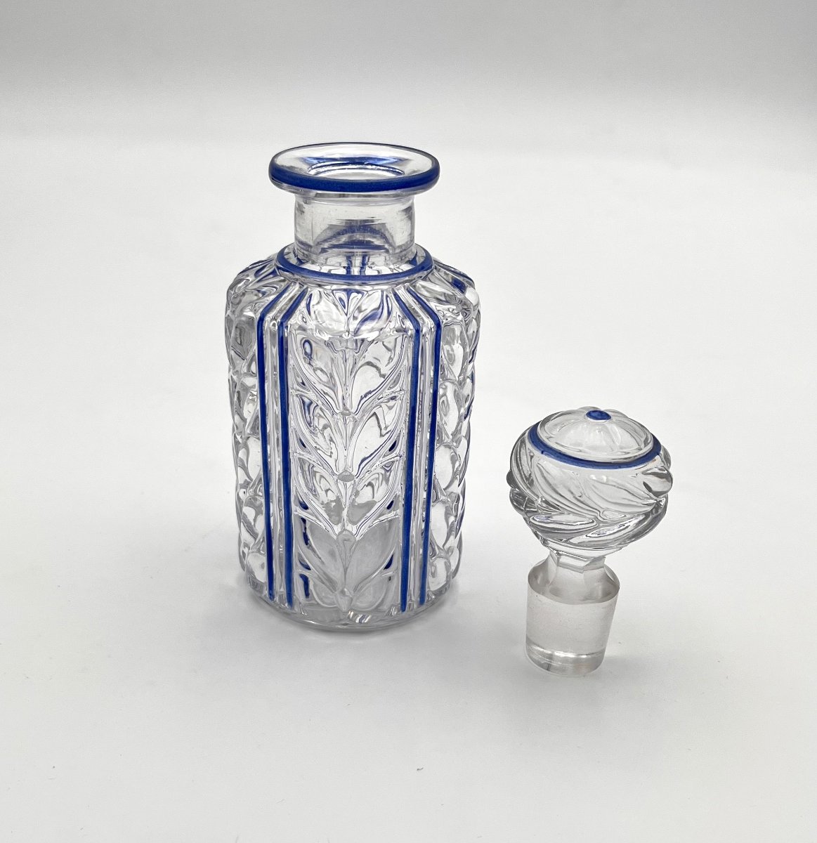 Baccarat - Antique Blue Enamelled Crystal Perfume Bottle 16 Cm - Laurier Model-photo-3