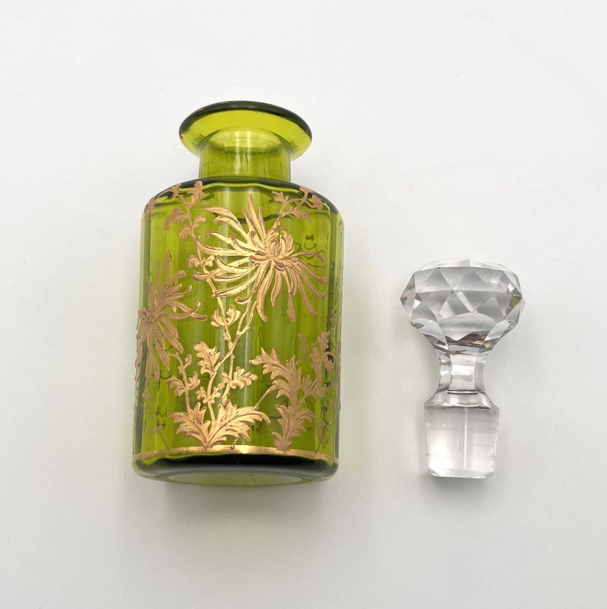 BACCARAT - ancien flacon à parfum en cristal vert, modèle Chrysanthèmes-photo-4