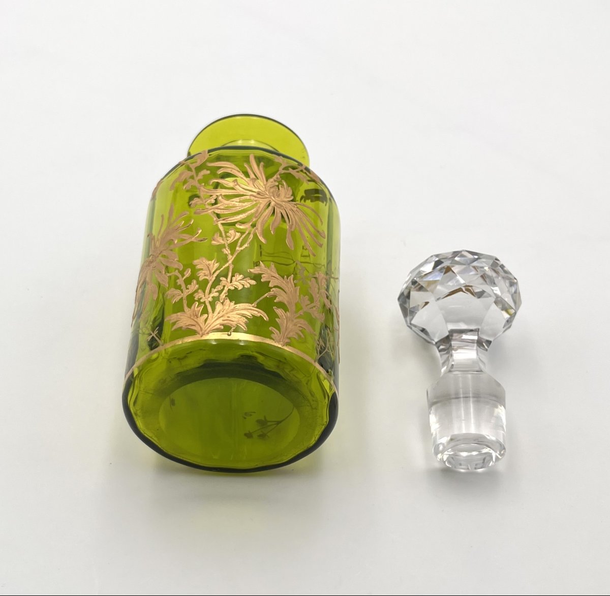 BACCARAT - ancien flacon à parfum en cristal vert, modèle Chrysanthèmes-photo-5