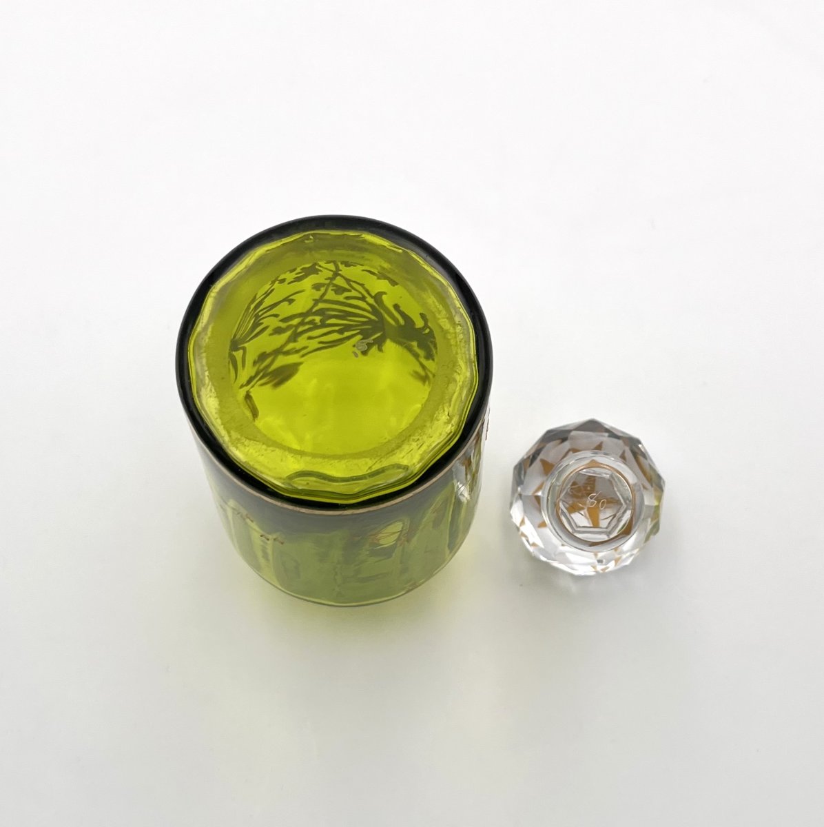 BACCARAT - ancien flacon à parfum en cristal vert, modèle Chrysanthèmes-photo-7