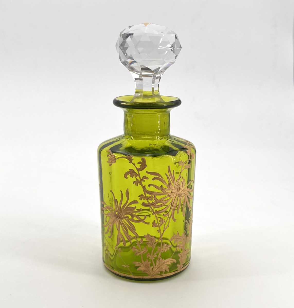BACCARAT - ancien flacon à parfum en cristal vert, modèle Chrysanthèmes