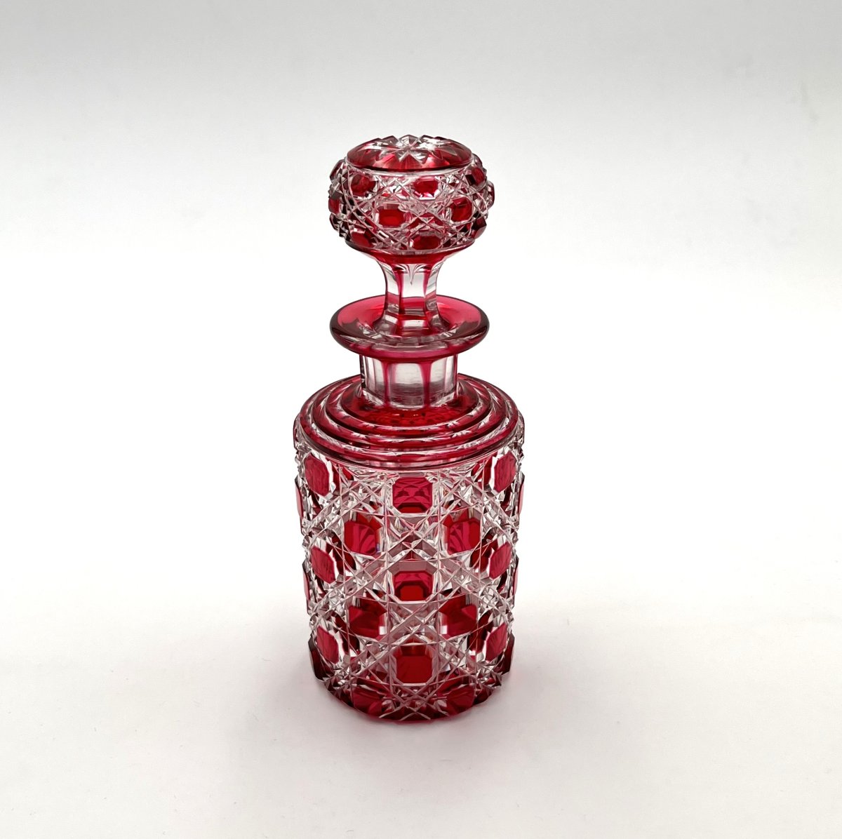 BACCARAT - ancien flacon à parfum en cristal doublé ROUGE, modèle DIAMANTS PIERRERIES.-photo-2