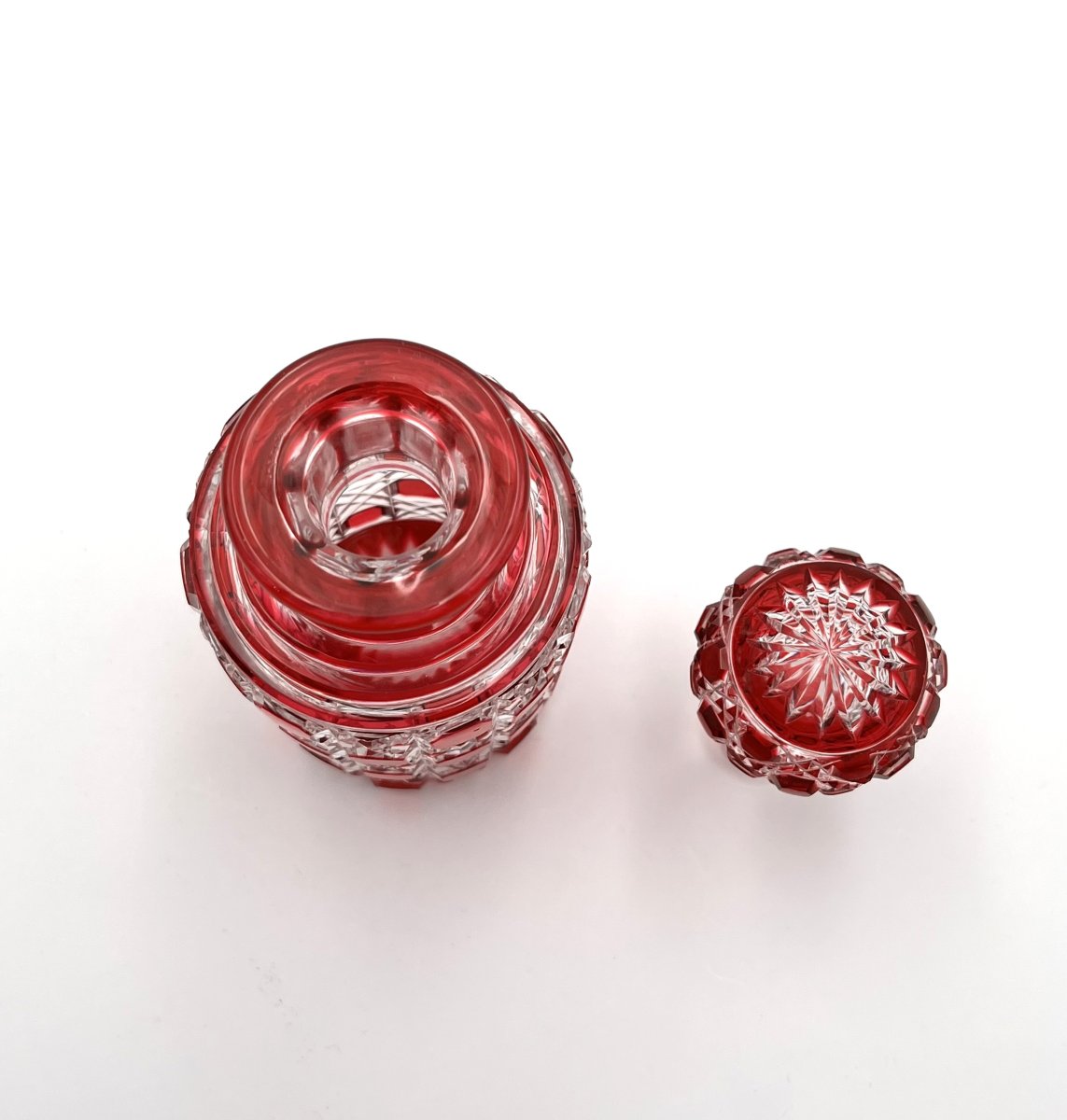 BACCARAT - ancien flacon à parfum en cristal doublé ROUGE, modèle DIAMANTS PIERRERIES.-photo-3