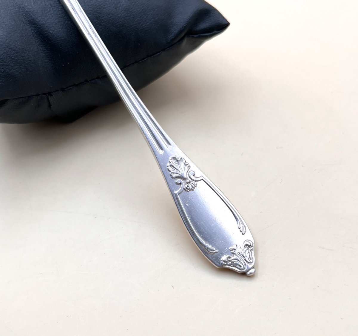 Léontine Compère - Minerve Solid Silver Sugar / Jam Ladle-photo-2