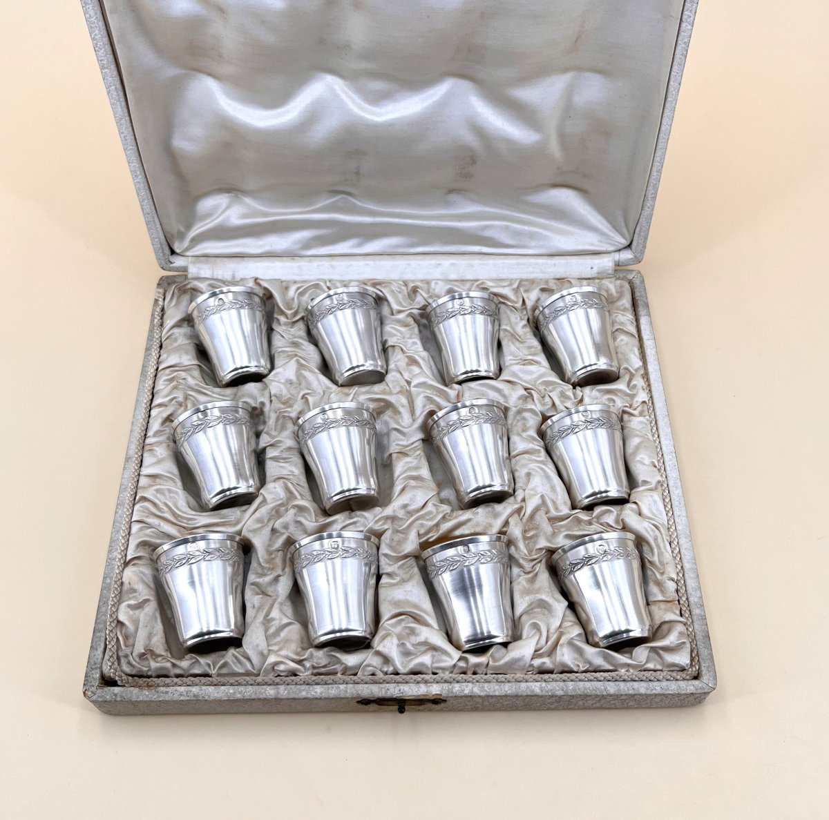 Set Of 12 Solid Silver Liqueur Glasses, Hallmarked Minerve-photo-2