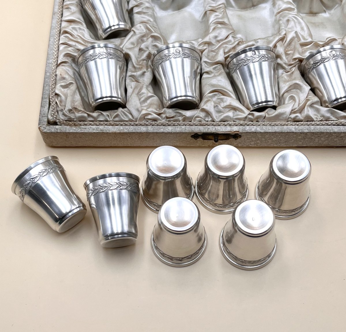 Set Of 12 Solid Silver Liqueur Glasses, Hallmarked Minerve-photo-2