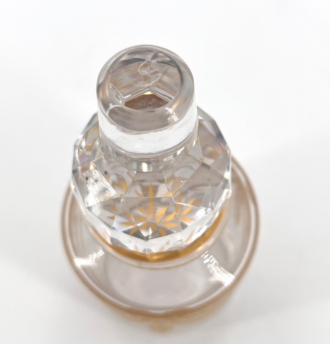 Saint Louis - Perfume Bottle In Crystal, Acid-etched And Gilded Louis XVI Decor-photo-1