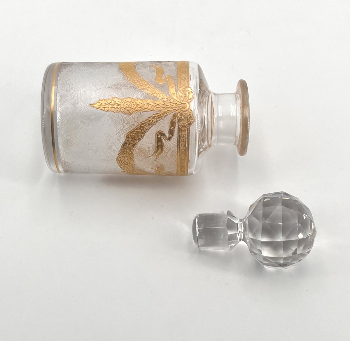 Saint Louis - Perfume Bottle In Crystal, Acid-etched And Gilded Louis XVI Decor-photo-2