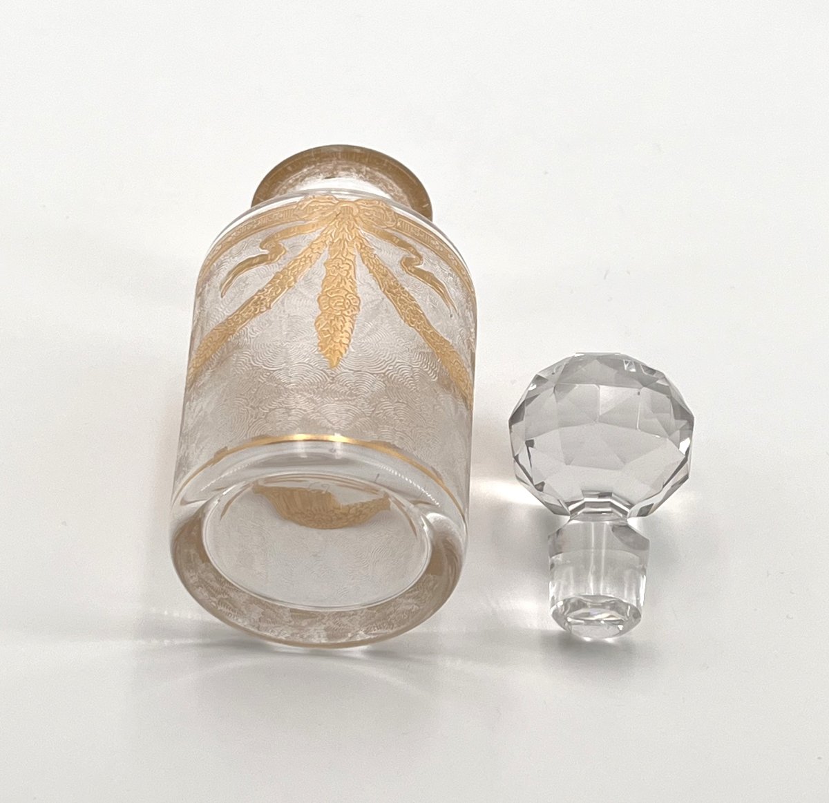 Saint Louis - Perfume Bottle In Crystal, Acid-etched And Gilded Louis XVI Decor-photo-4