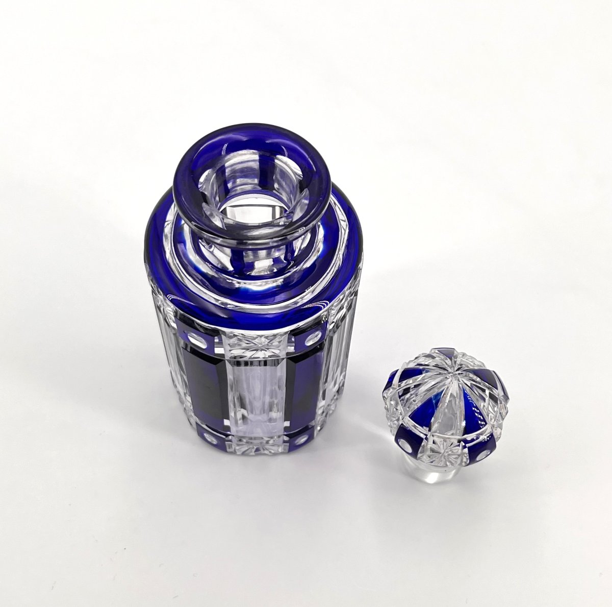 Cristalleries De Nancy - Art Deco Period Perfume Bottle In Cut Crystal With Blue Lining-photo-1
