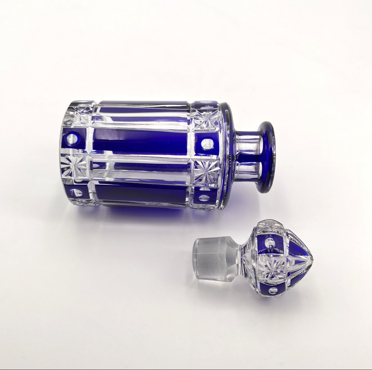 Cristalleries De Nancy - Art Deco Period Perfume Bottle In Cut Crystal With Blue Lining-photo-4