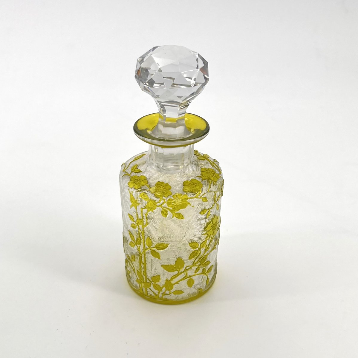 BACCARAT - ancien flacon à parfum en cristal doublé VERT gravé à l'acide, modèle EGLANTIER-photo-2