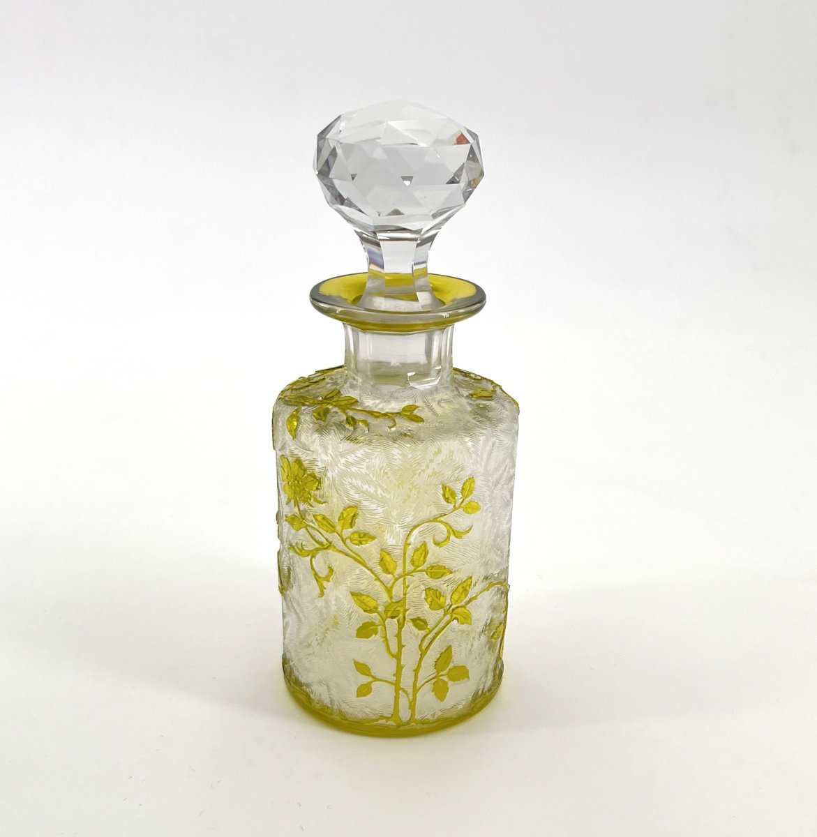 BACCARAT - ancien flacon à parfum en cristal doublé VERT gravé à l'acide, modèle EGLANTIER-photo-4