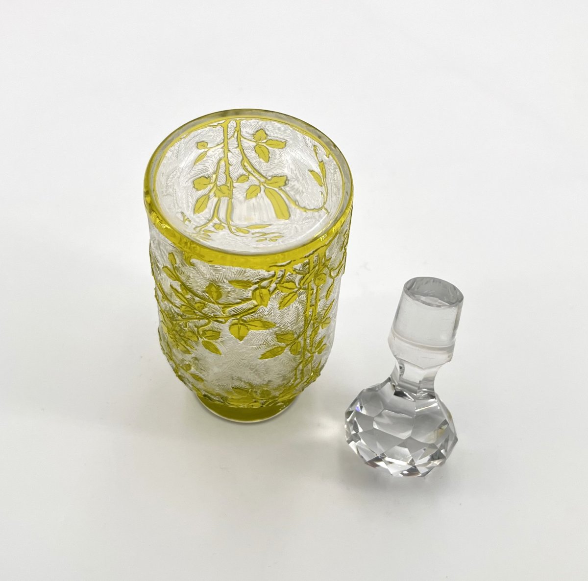 BACCARAT - ancien flacon à parfum en cristal doublé VERT gravé à l'acide, modèle EGLANTIER-photo-6