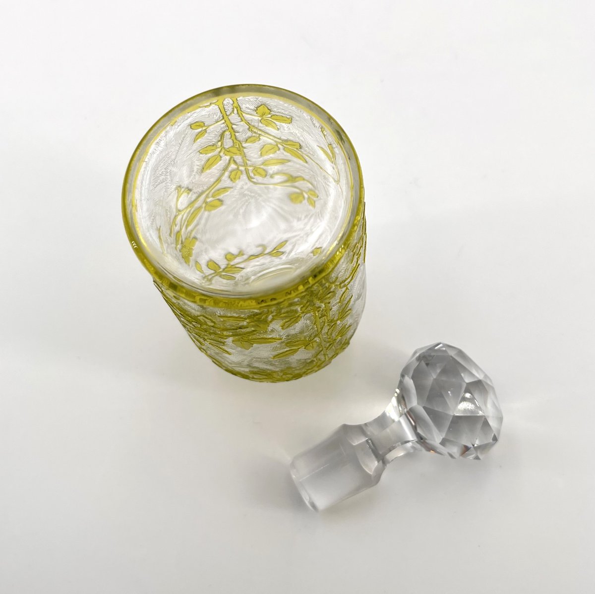 BACCARAT - ancien flacon à parfum en cristal doublé VERT gravé à l'acide, modèle EGLANTIER-photo-7