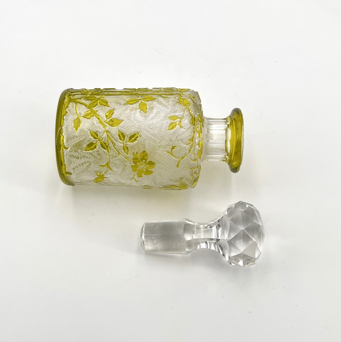 Baccarat - Old Perfume Bottle In Acid-etched Green Lined Crystal, Eglantier Model-photo-1