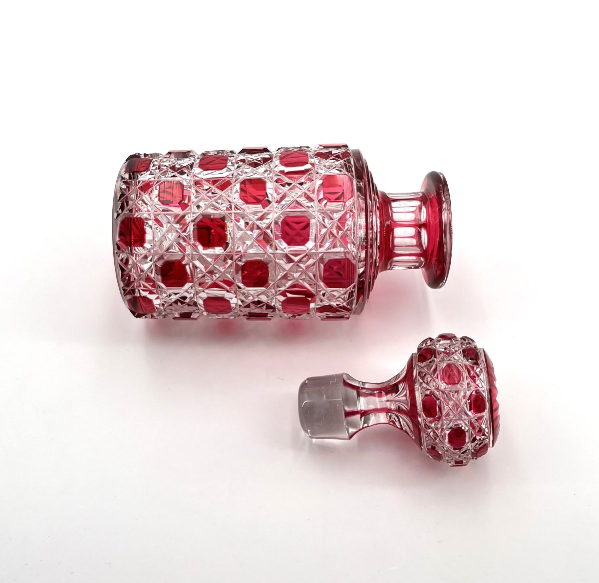 Baccarat - Old Perfume Bottle In Red Lined Crystal, Model Diamants Pierreries 20 Cm-photo-2