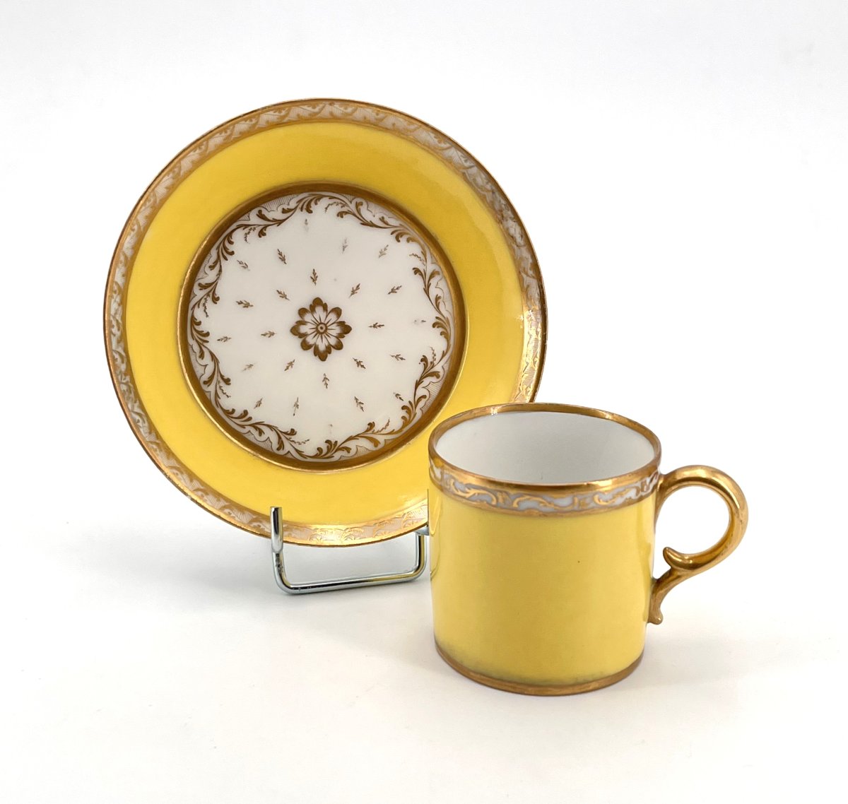Manufacture Du Duc d'Angoulême - Yellow And Gold Paris Porcelain Litron Cup