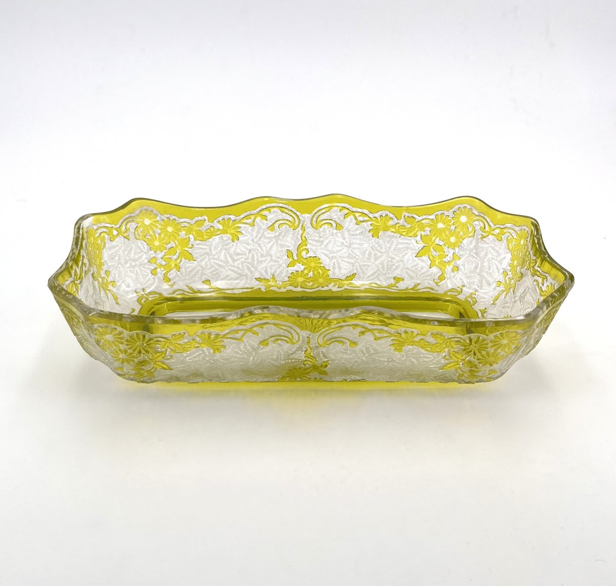 BACCARAT - jardinière de table en cristal doublé vert à décor de CHRYSANTHÈMES  gravé à l'acide-photo-1